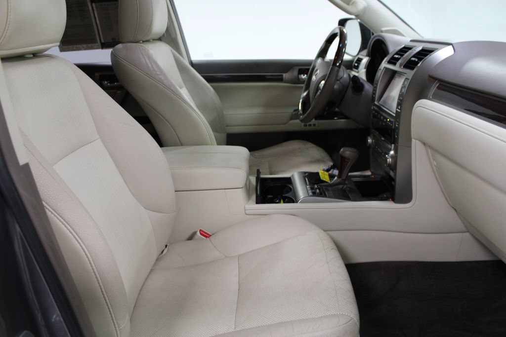Used 2014 Lexus GX 460 w/ Premium Package AWD/4WD image 26