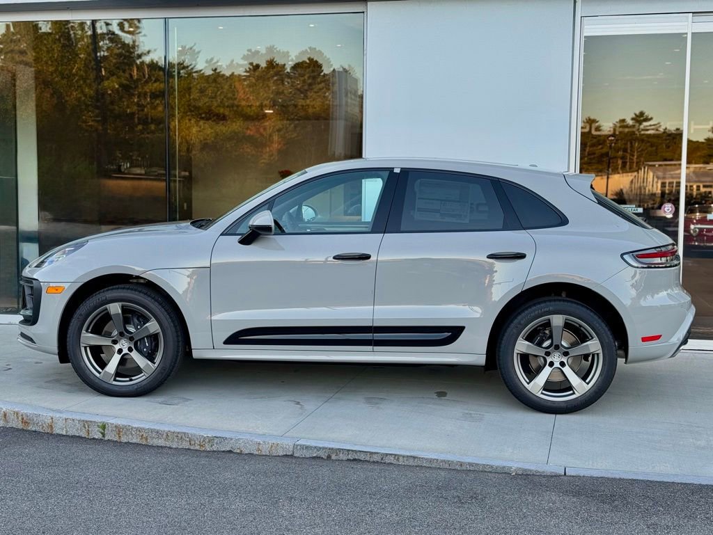 New 2026 Porsche Macan image 2