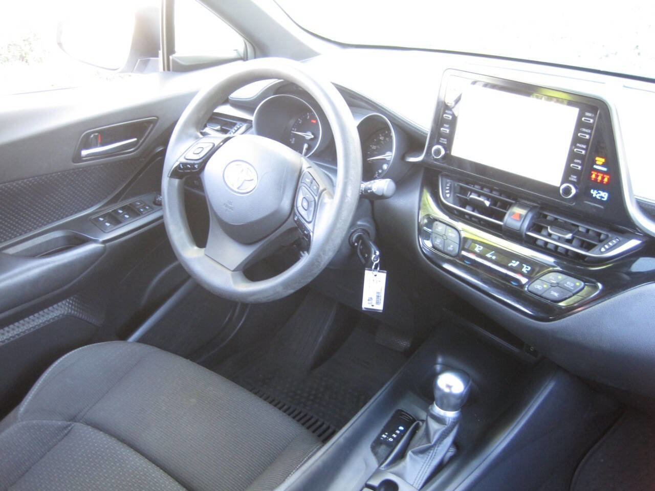 Used 2019 Toyota C-HR LE image 30