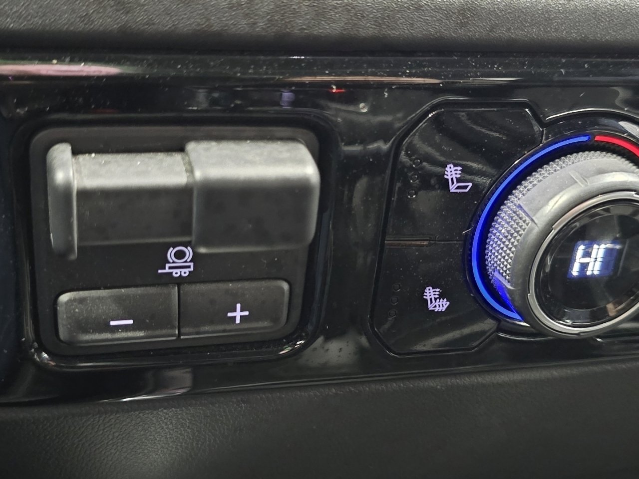 Used 2024 Chevrolet Silverado 1500 RST w/ Convenience Package II image 7