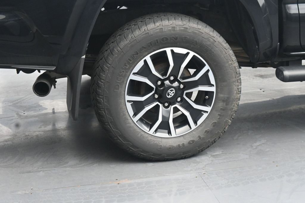 Used 2020 Toyota Tacoma TRD Sport w/ Technology Package AWD/4WD image 10