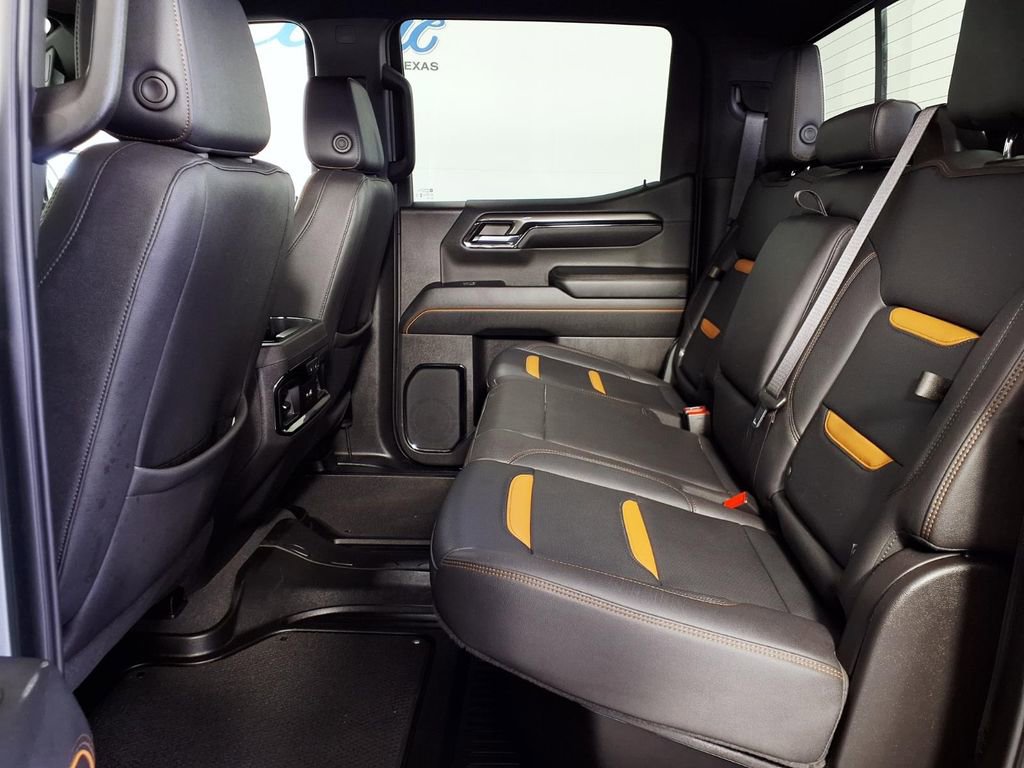 Used 2024 GMC Sierra 1500 AT4 w/ Technology Package image 9