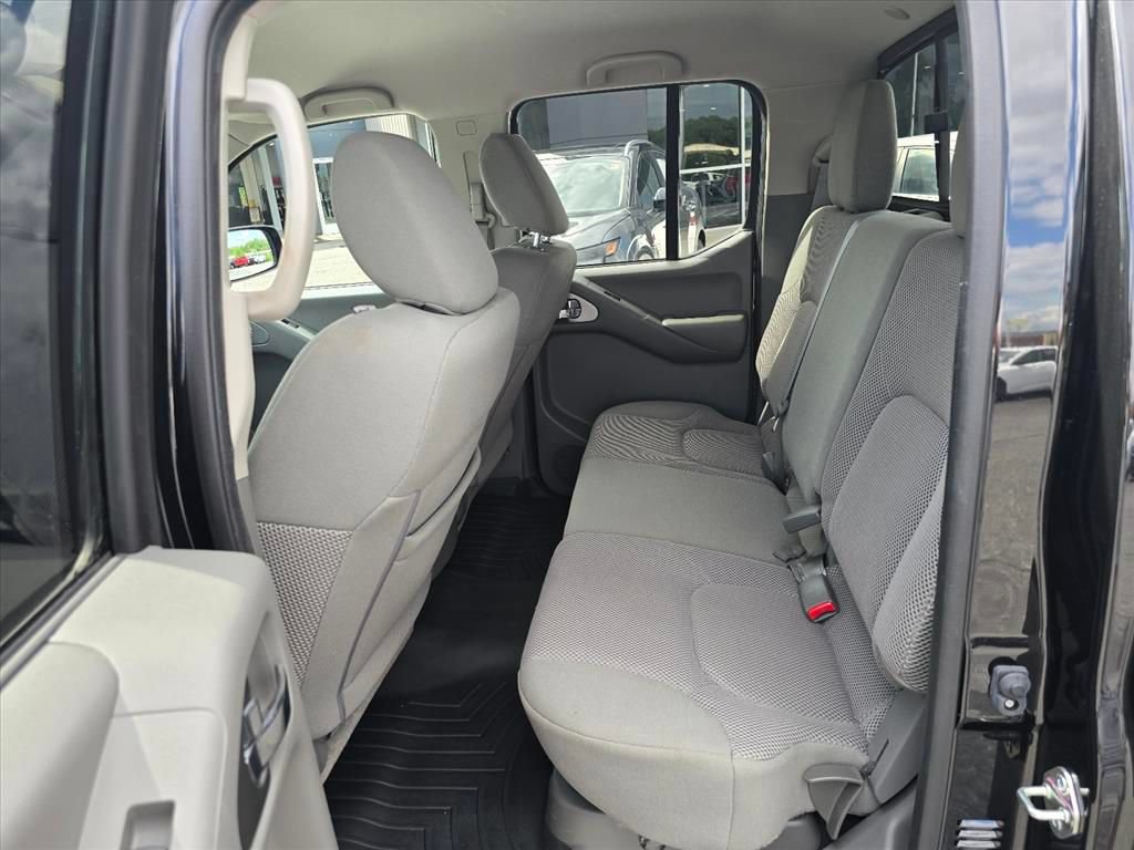 Used 2020 Nissan Frontier SV w/ Midnight Edition Floor Mats RWD image 12