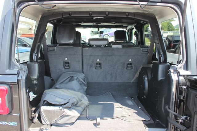 Used 2023 Jeep Wrangler Unlimited Rubicon 4xe AWD/4WD image 26