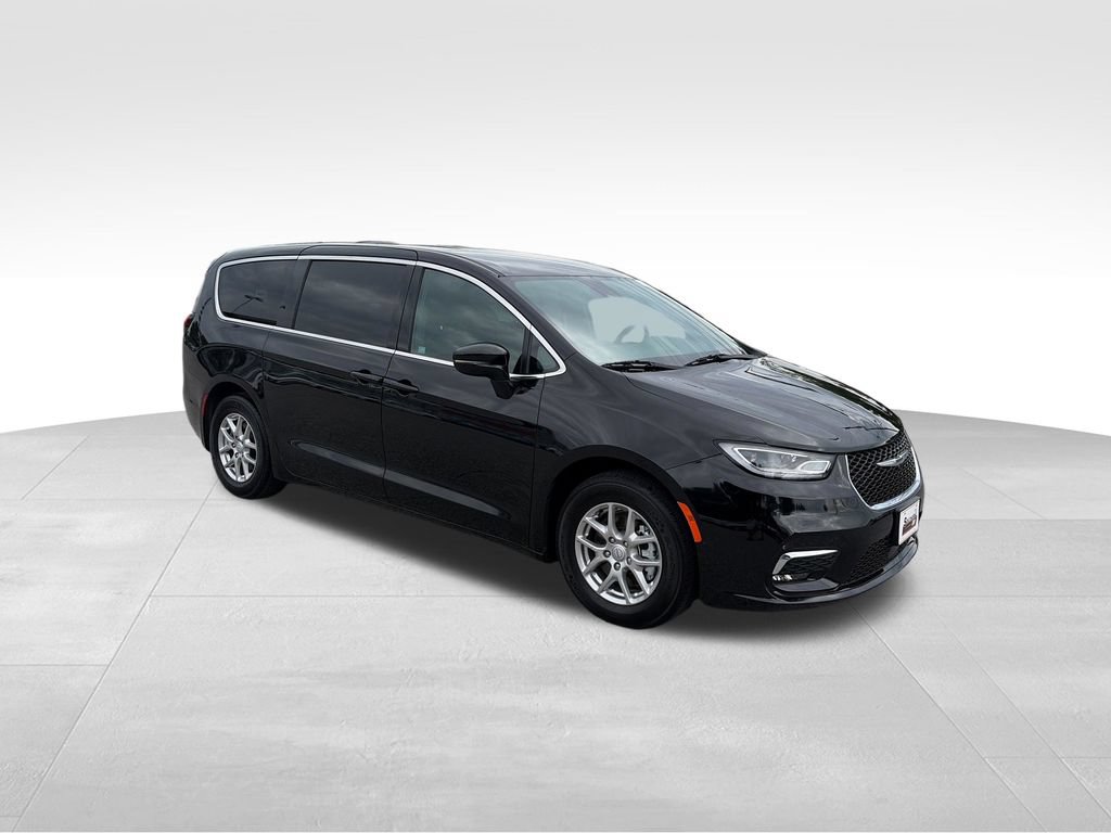 Used 2025 Chrysler Pacifica Select FWD image 8