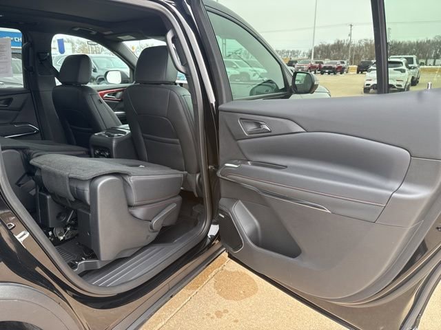 Used 2025 Chevrolet Traverse Z71 w/ Enhanced Driving Package image 49