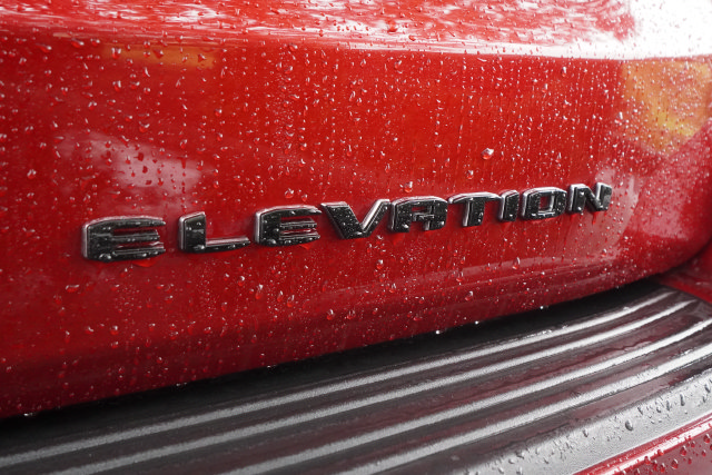 Used 2025 GMC Yukon Elevation AWD/4WD image 38