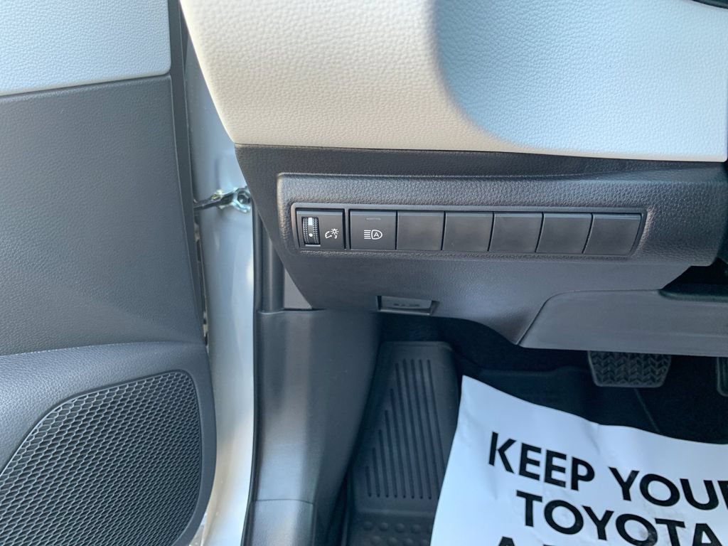 Used 2026 Toyota Corolla SE FWD image 30