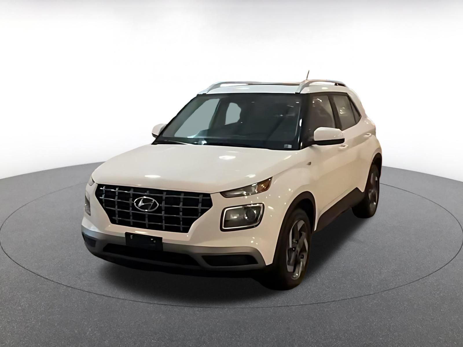 Used 2026 Hyundai Venue SEL FWD image 5