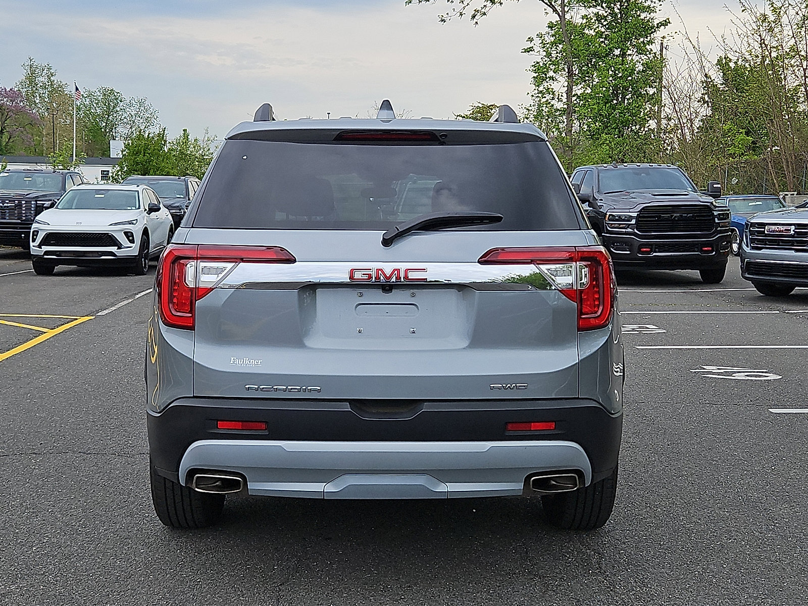 Certified 2023 GMC Acadia SLE w/ Driver Convenience Package AWD/4WD image 5