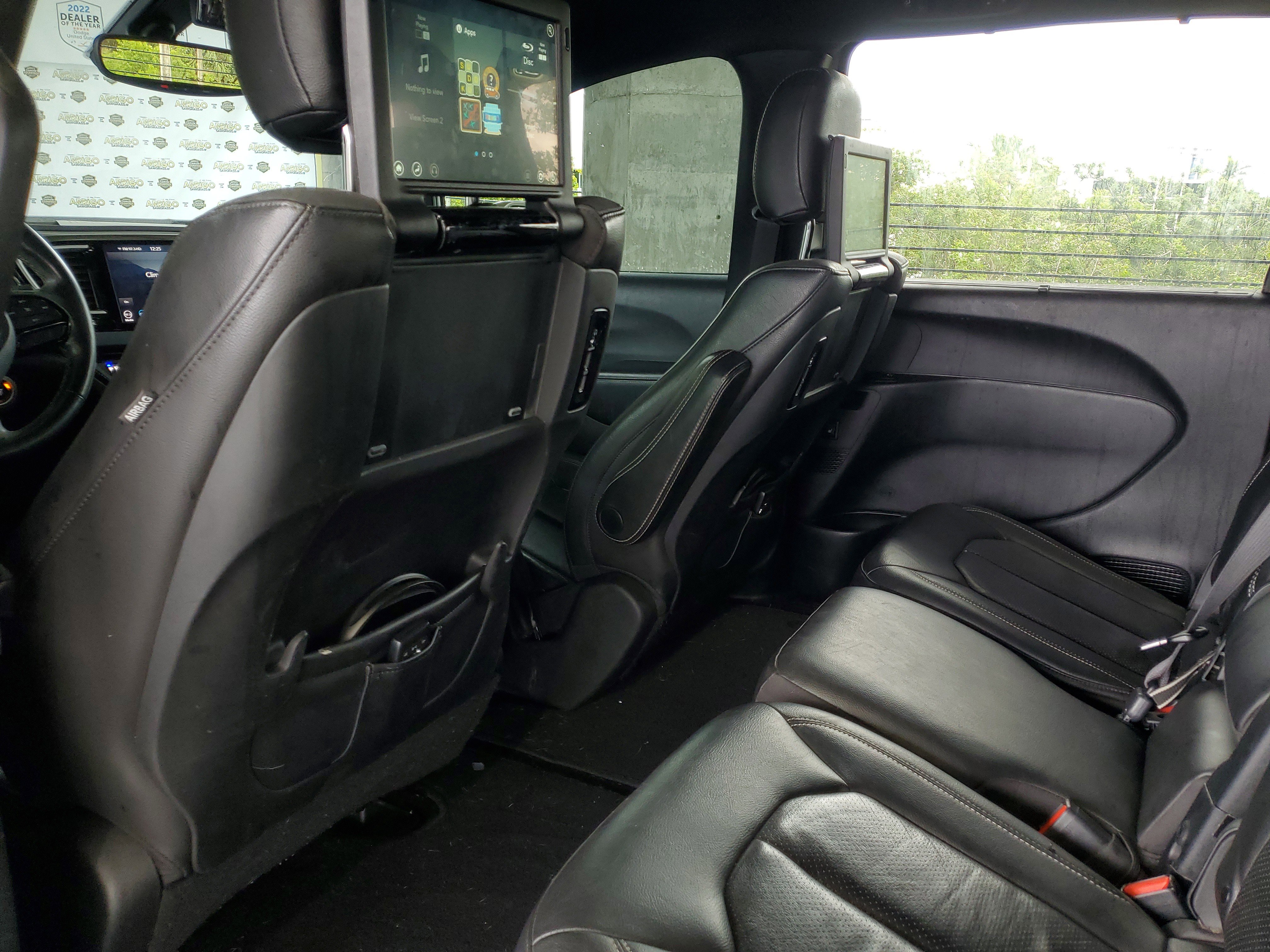 Used 2020 Chrysler Pacifica Touring-L Plus FWD image 10