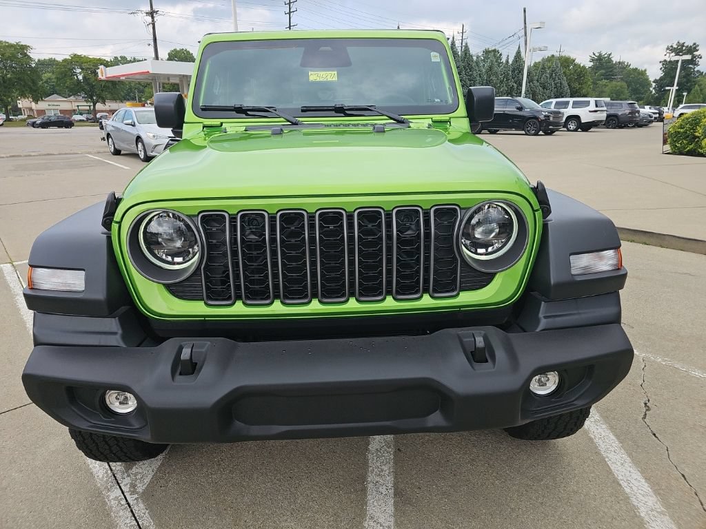Used 2026 Jeep Wrangler Unlimited Sport AWD/4WD image 5