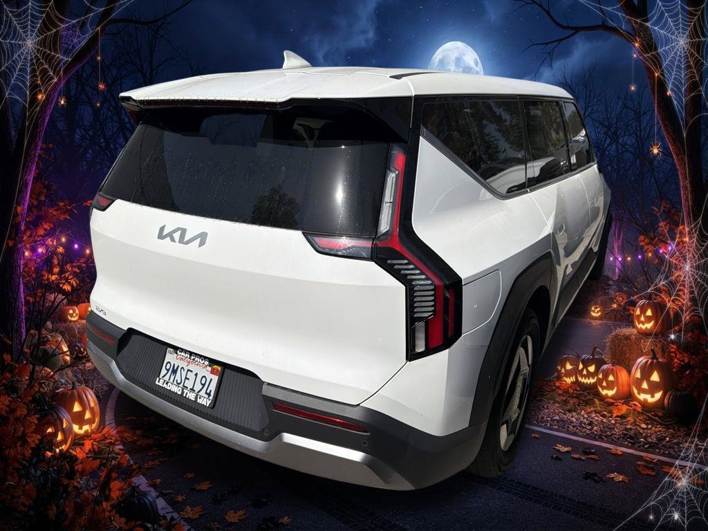 Used 2024 Kia EV9 Light Long Range RWD image 7