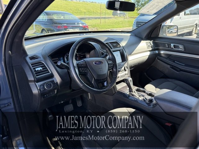 Used 2018 Ford Explorer XLT w/ Equipment Group 201A image 10