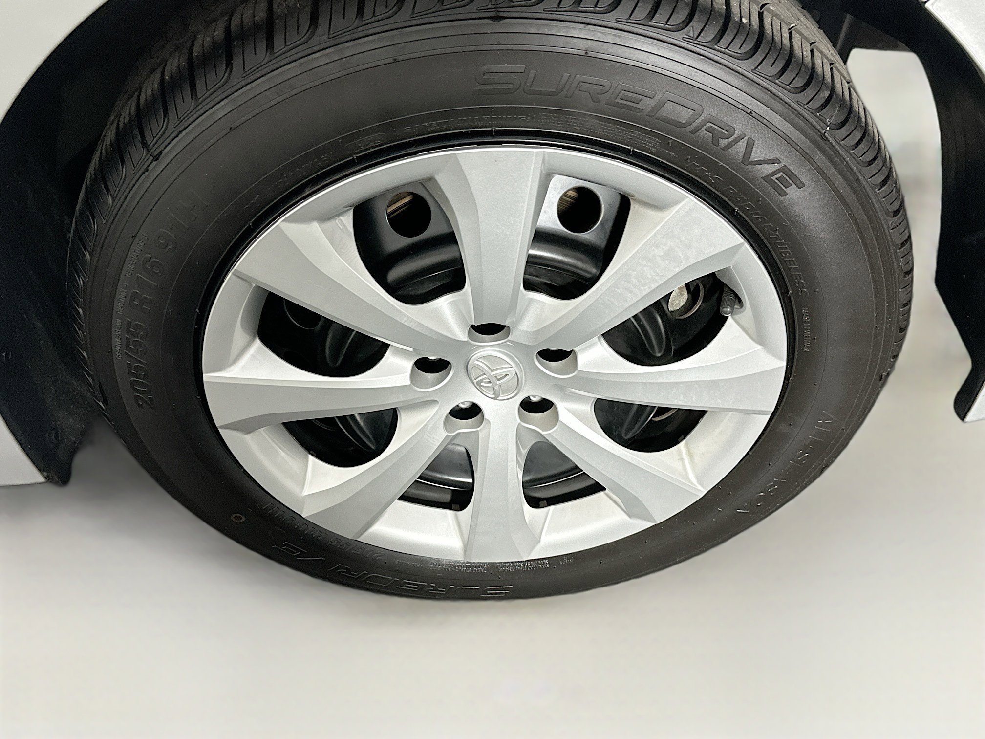 Used 2024 Toyota Corolla LE image 11