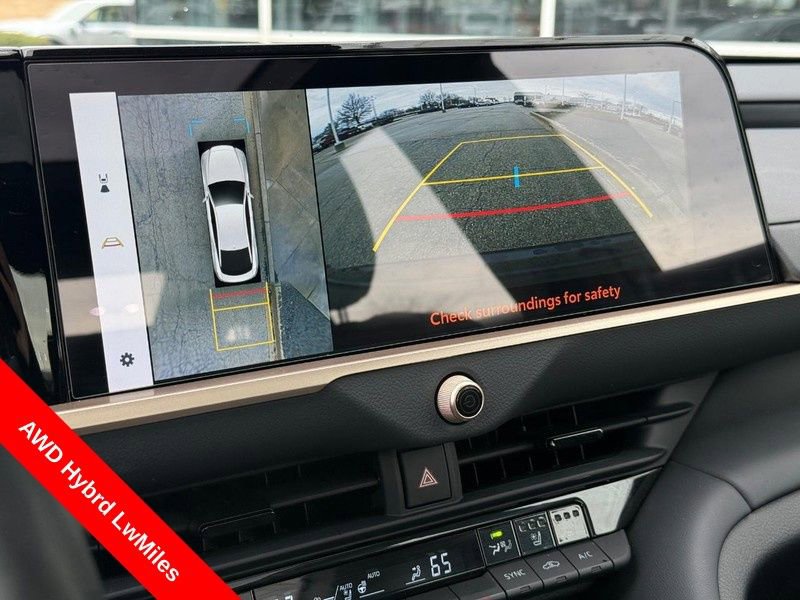 Used 2025 Toyota Crown Platinum AWD/4WD image 24