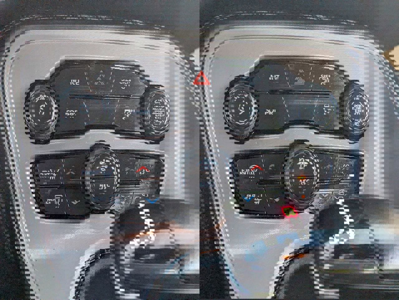 Used 2023 Dodge Challenger SXT image 22