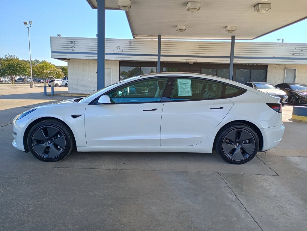Used 2023 Tesla Model 3 Standard Range RWD image 2