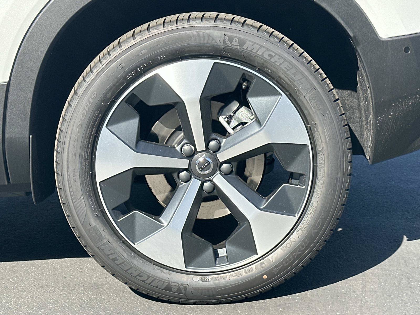 New 2026 Volvo XC40 B5 Plus w/ Protection Package Premier AWD/4WD image 23
