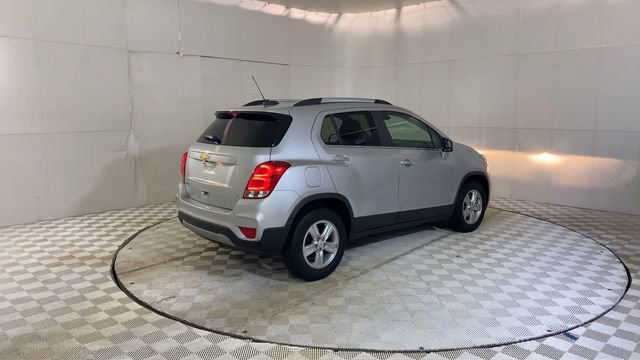 Used 2019 Chevrolet Trax LT w/ LT Convenience Package FWD image 8