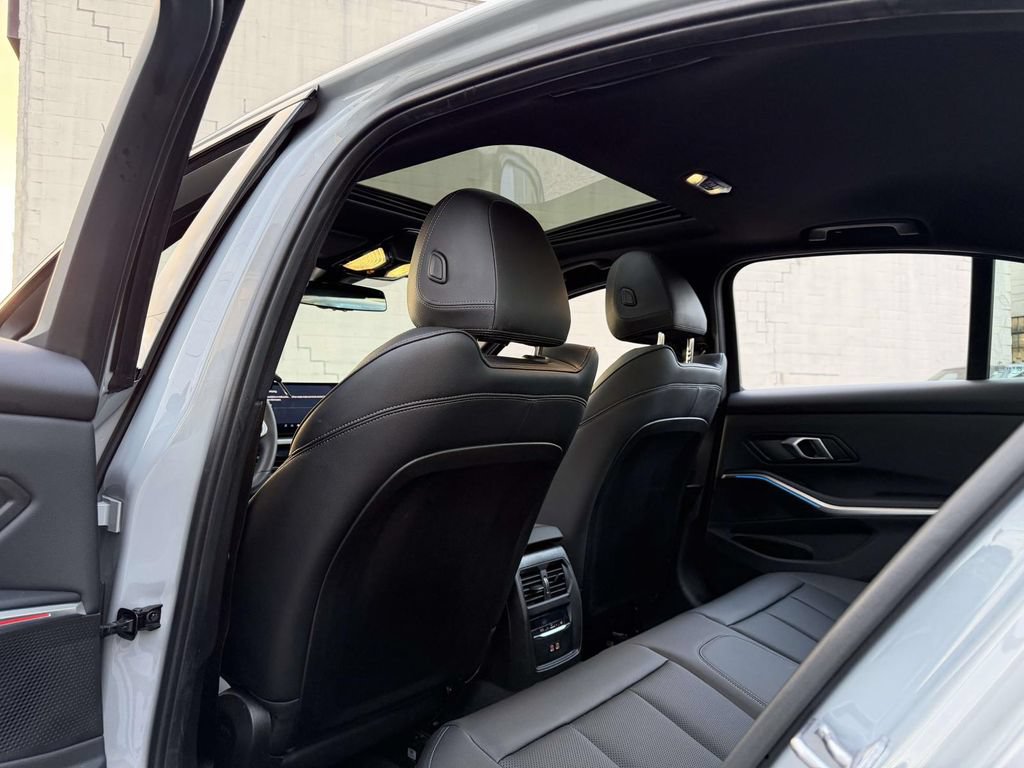 Used 2026 BMW 330i xDrive Sedan AWD/4WD image 20