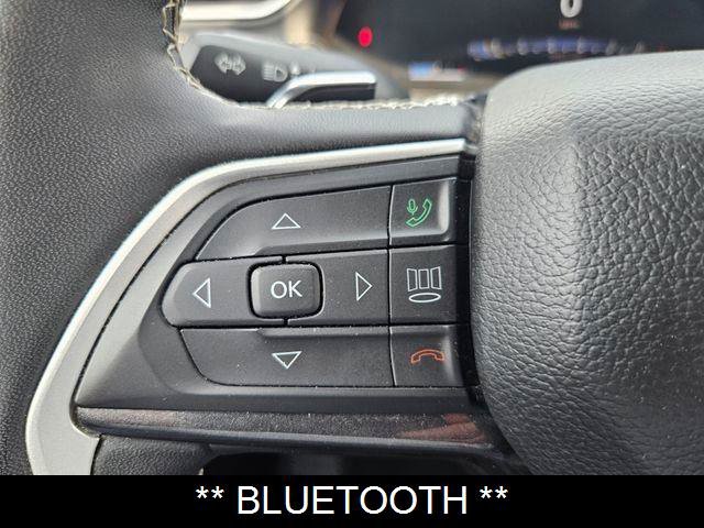 Used 2023 Jeep Grand Cherokee Laredo AWD/4WD image 6