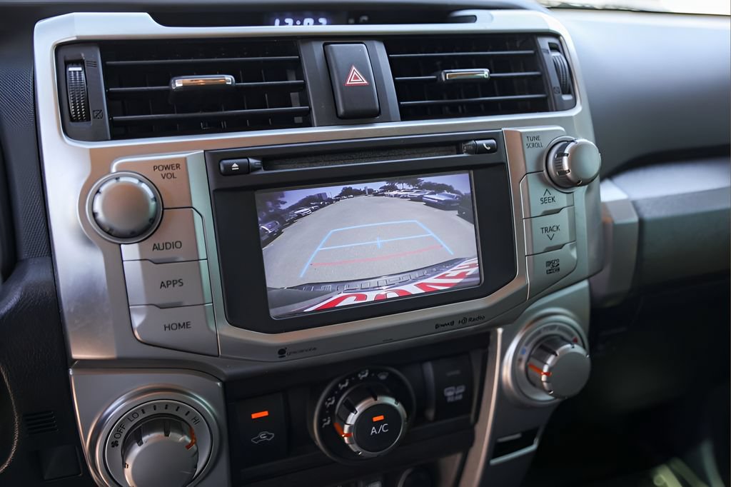 Used 2016 Toyota 4Runner SR5 AWD/4WD image 17