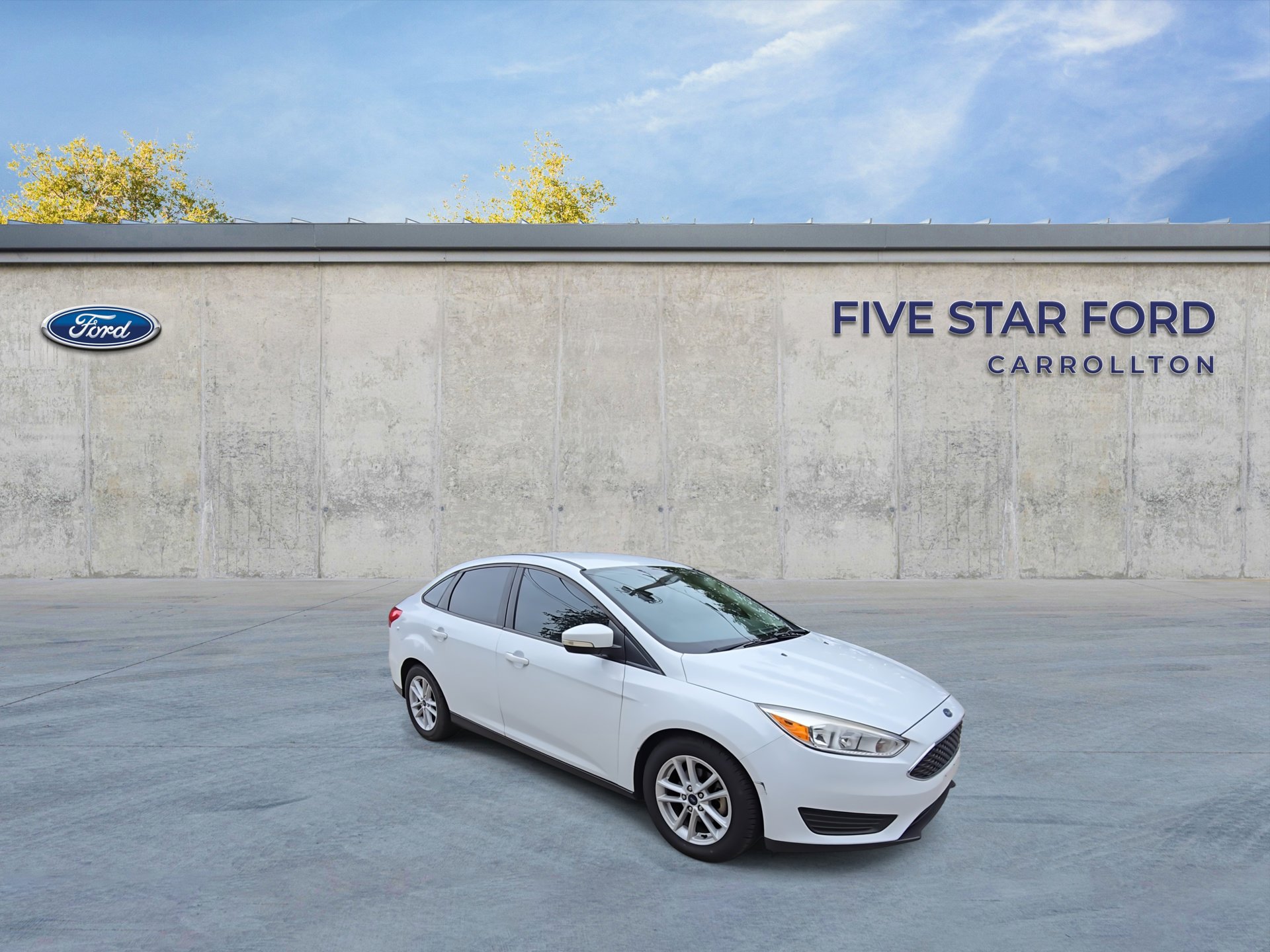 Used 2017 Ford Focus SE FWD image 2