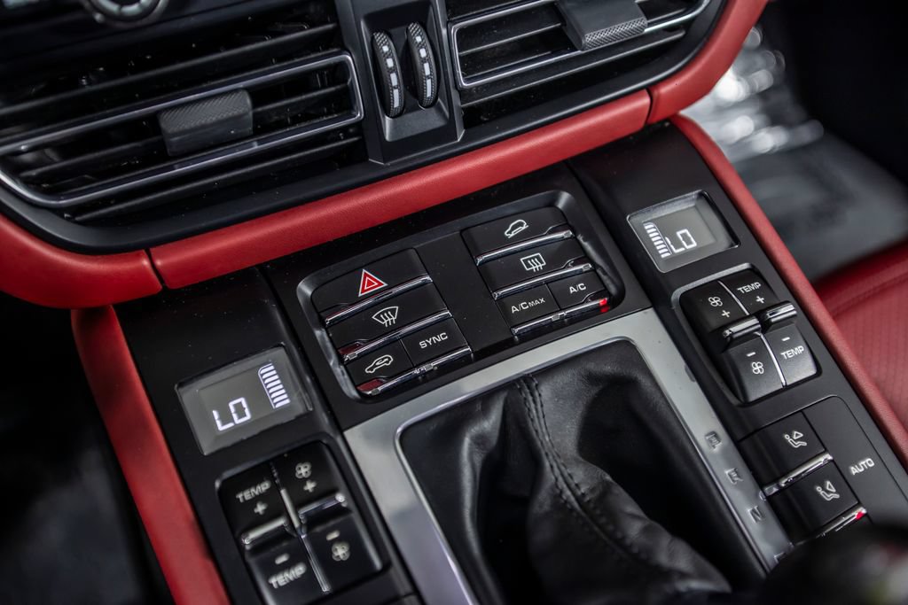 Used 2021 Porsche Macan GTS AWD/4WD image 29