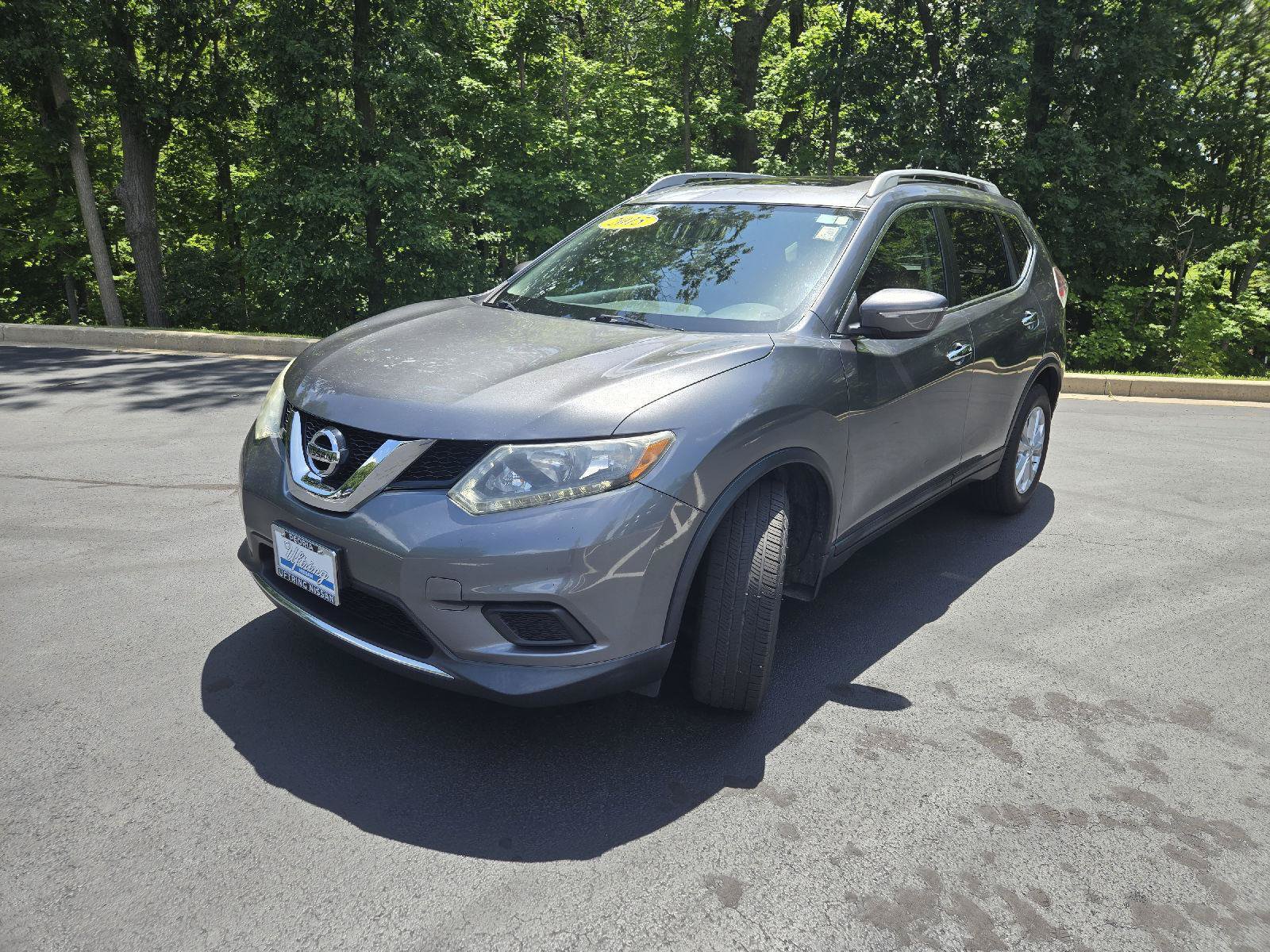 Used 2015 Nissan Rogue SV w/ SV Moonroof Package FWD image 4