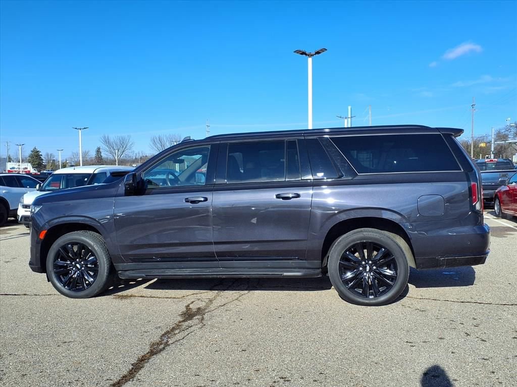 Used 2023 Cadillac Escalade ESV Sport image 7