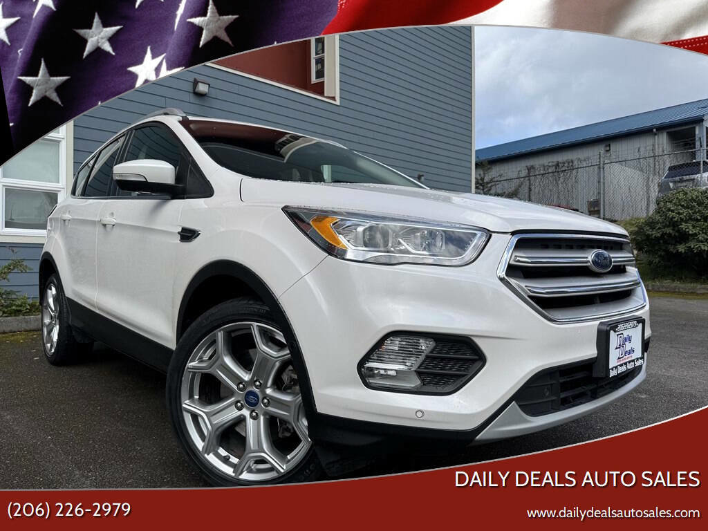 Used 2019 Ford Escape Titanium image 1