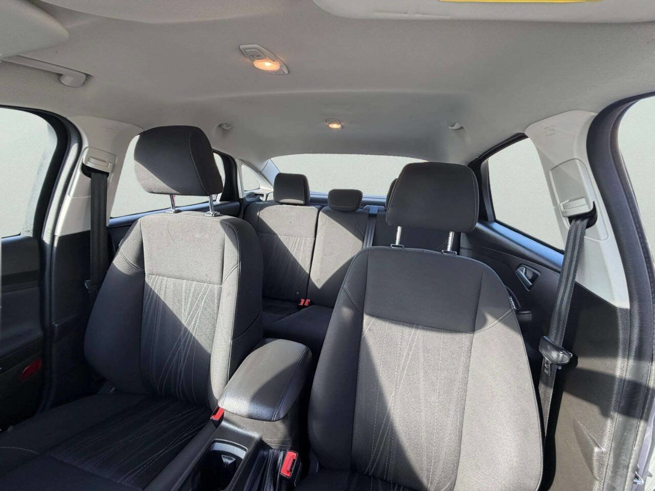 Used 2016 Ford Focus SE image 17