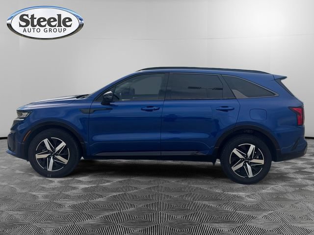 Used 2023 Kia Sorento S w/ Panoramic Sunroof Package FWD image 2