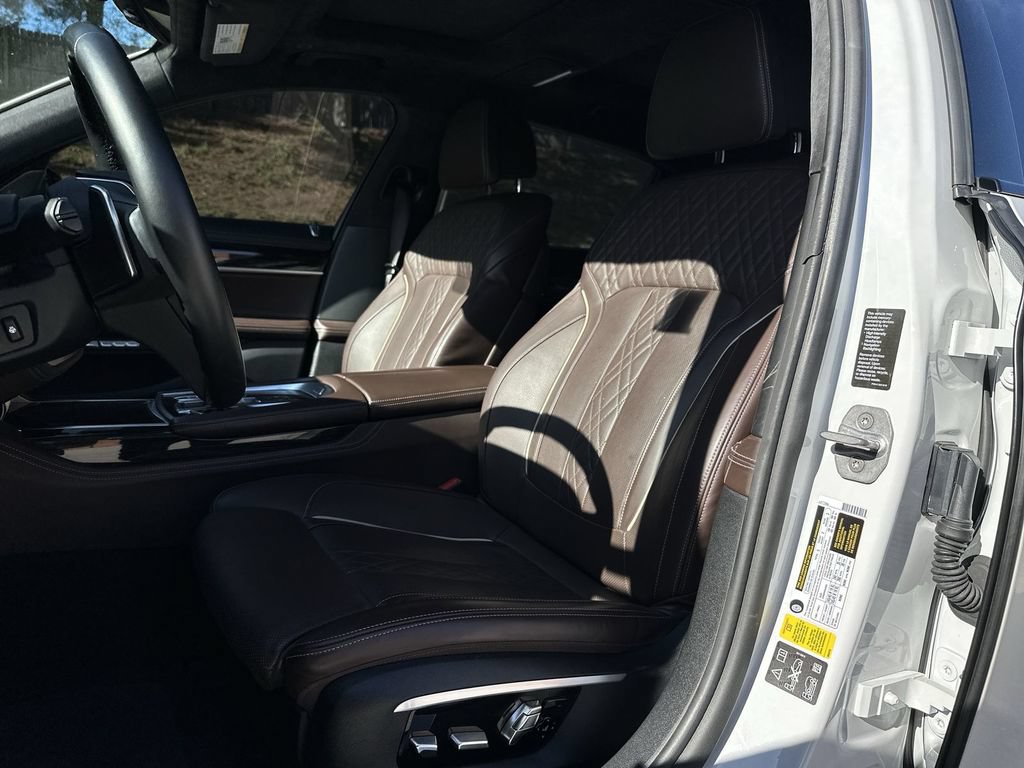 Used 2016 BMW 750i xDrive AWD/4WD image 31