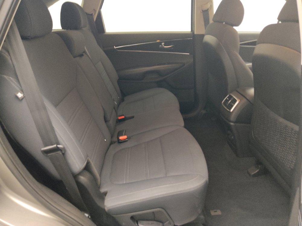 Used 2018 Kia Sorento LX image 19