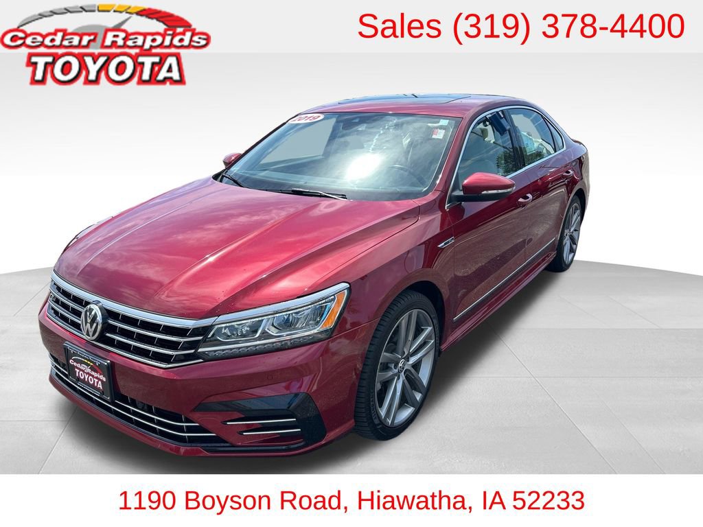Used 2019 Volkswagen Passat 2.0T SE R-Line FWD image 1
