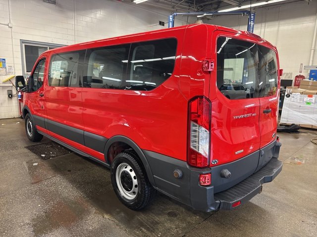 Used 2017 Ford Transit 350 XL image 4