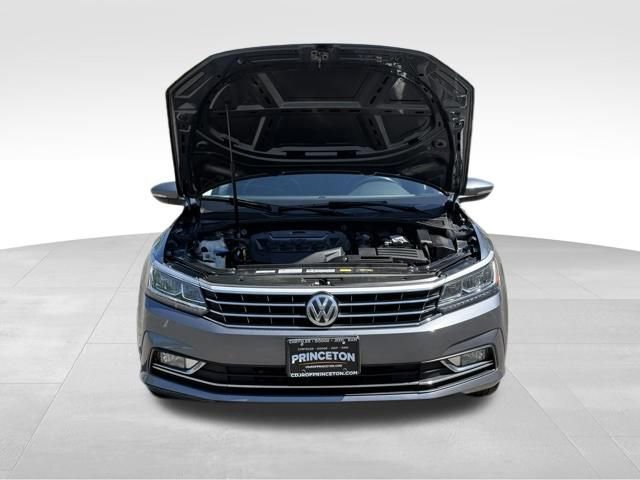 Used 2018 Volkswagen Passat 2.0T SE w/ SE Lighting Package FWD image 15