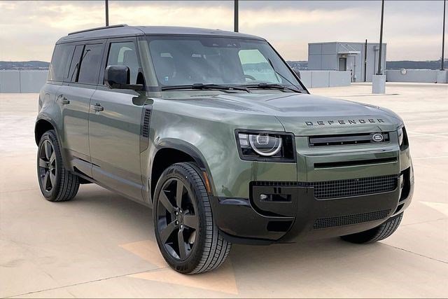 New 2026 Land Rover Defender 110 X-Dynamic SE image 2