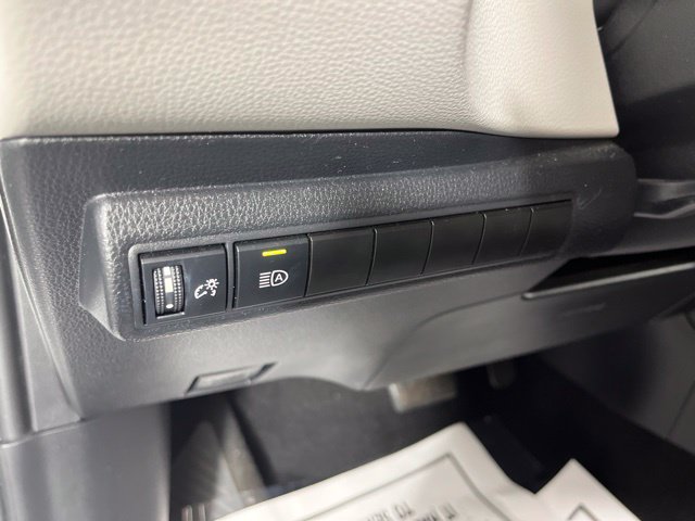 Used 2023 Toyota Corolla LE w/ LE Convenience Package FWD image 31