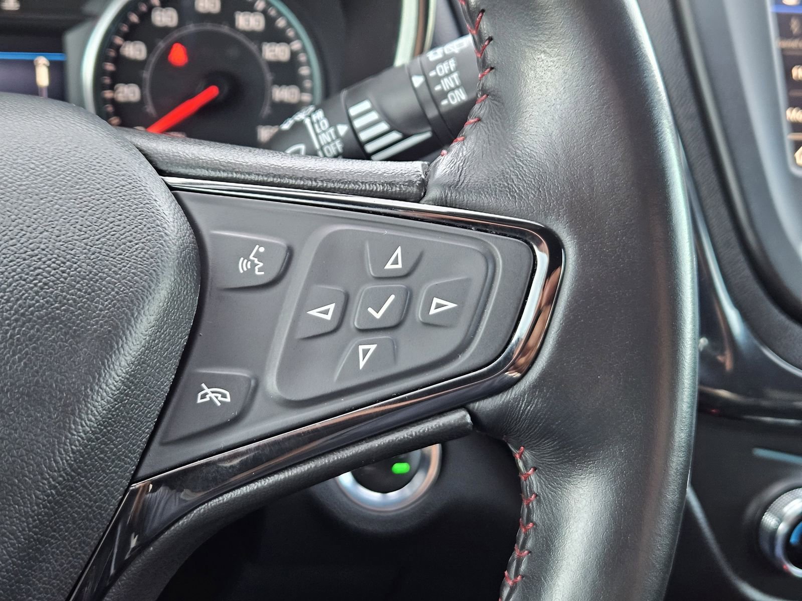 Certified 2022 Chevrolet Equinox RS FWD image 26