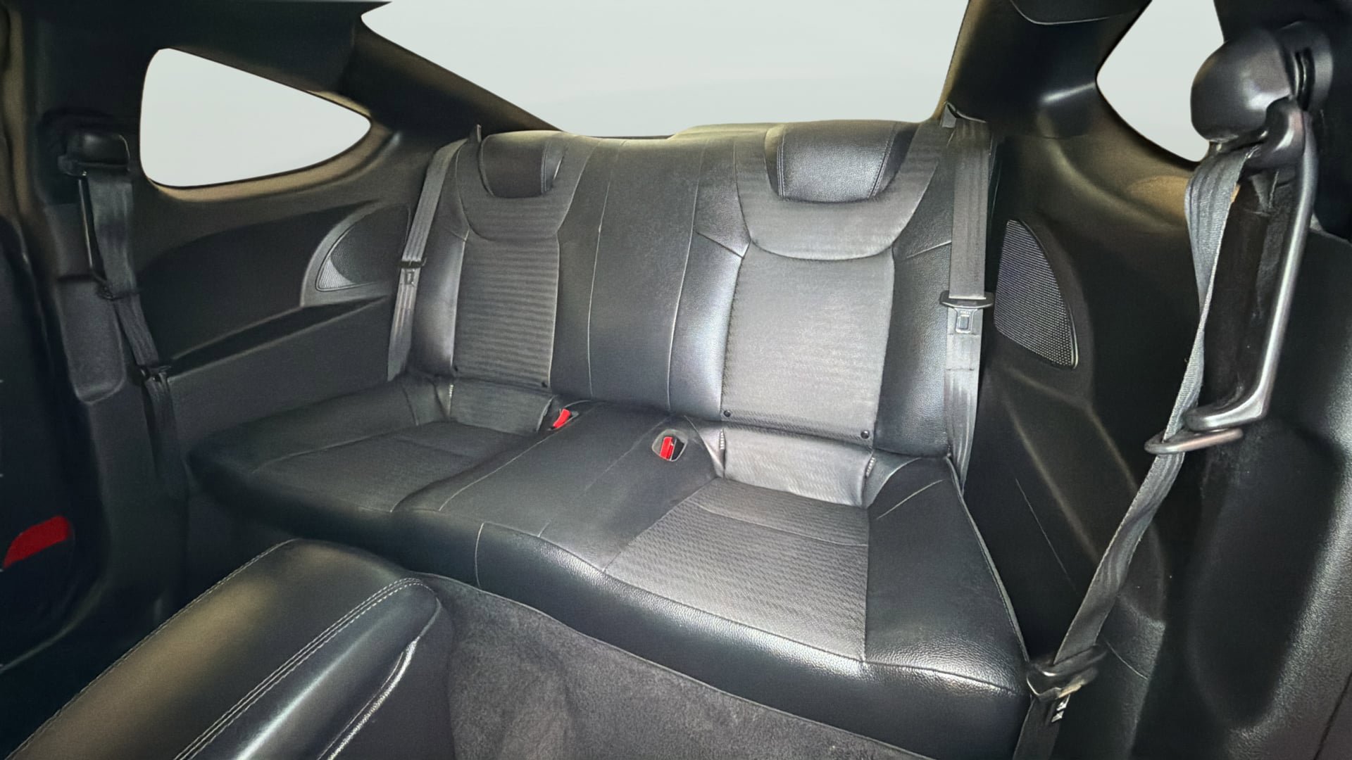 Used 2013 Hyundai Genesis 3.8 RWD image 33