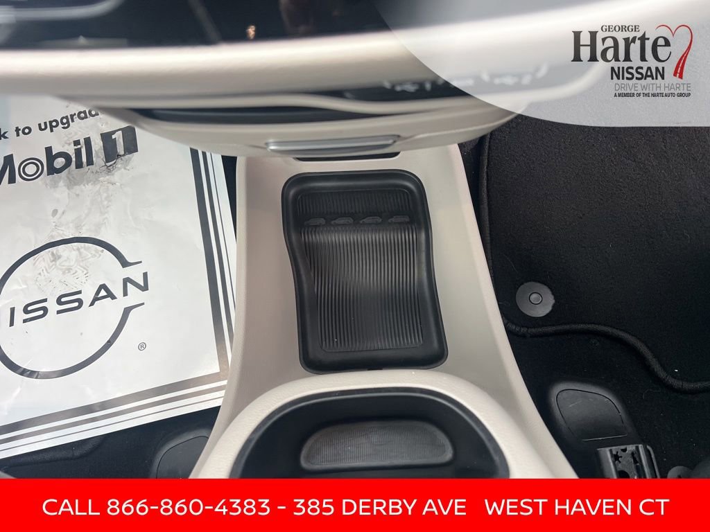 Used 2024 Chrysler Pacifica Touring-L image 41