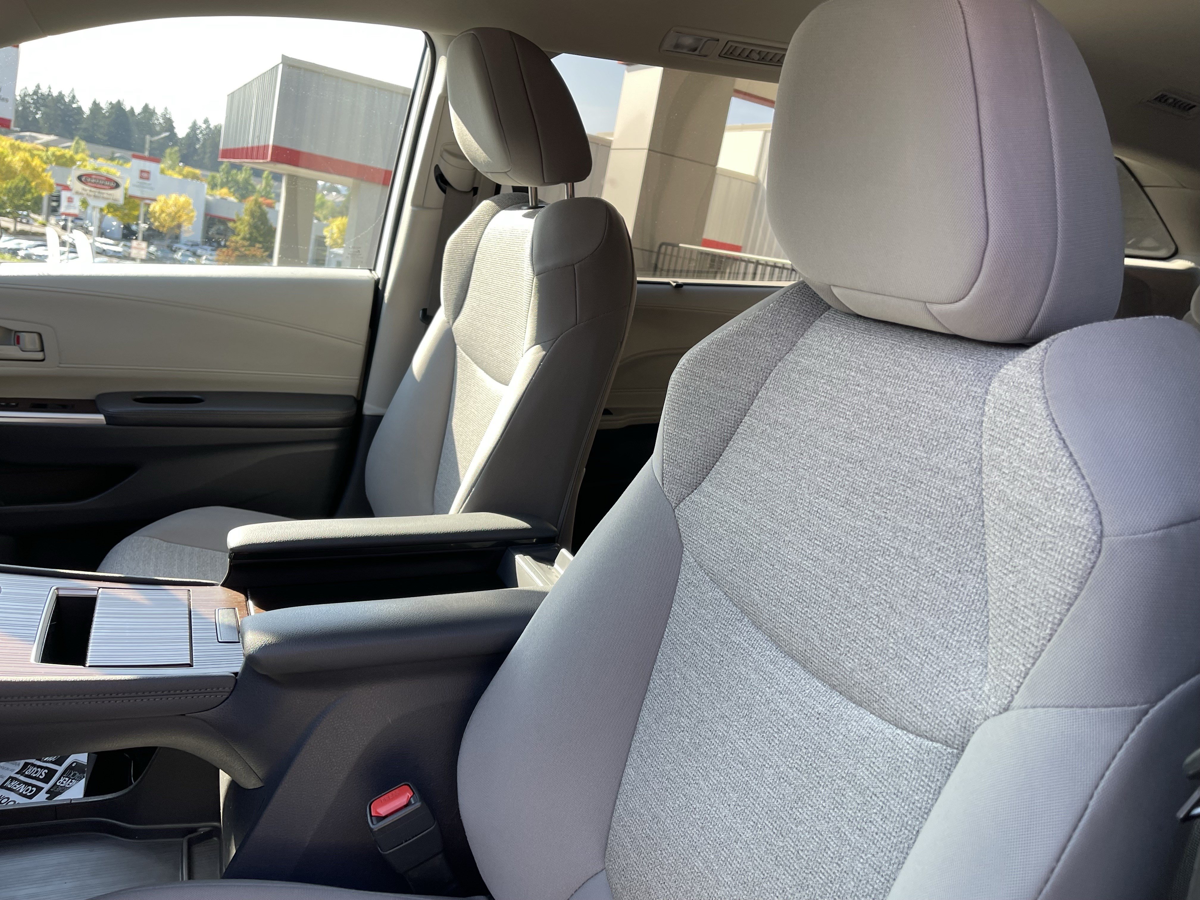Certified 2024 Toyota Sienna LE AWD/4WD image 17