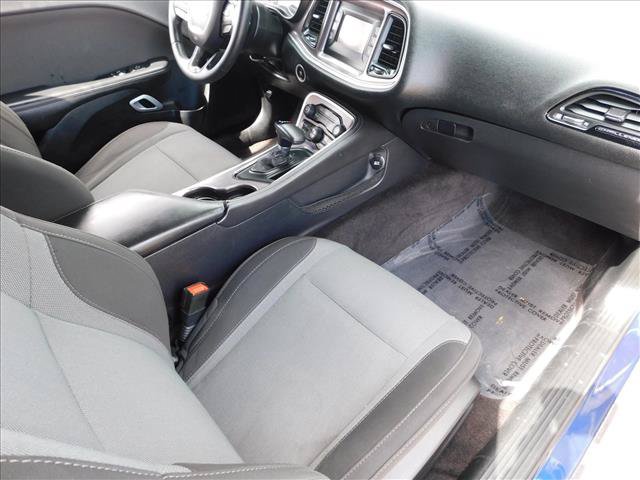 Used 2016 Dodge Challenger SXT w/ Driver Convenience Group RWD image 29