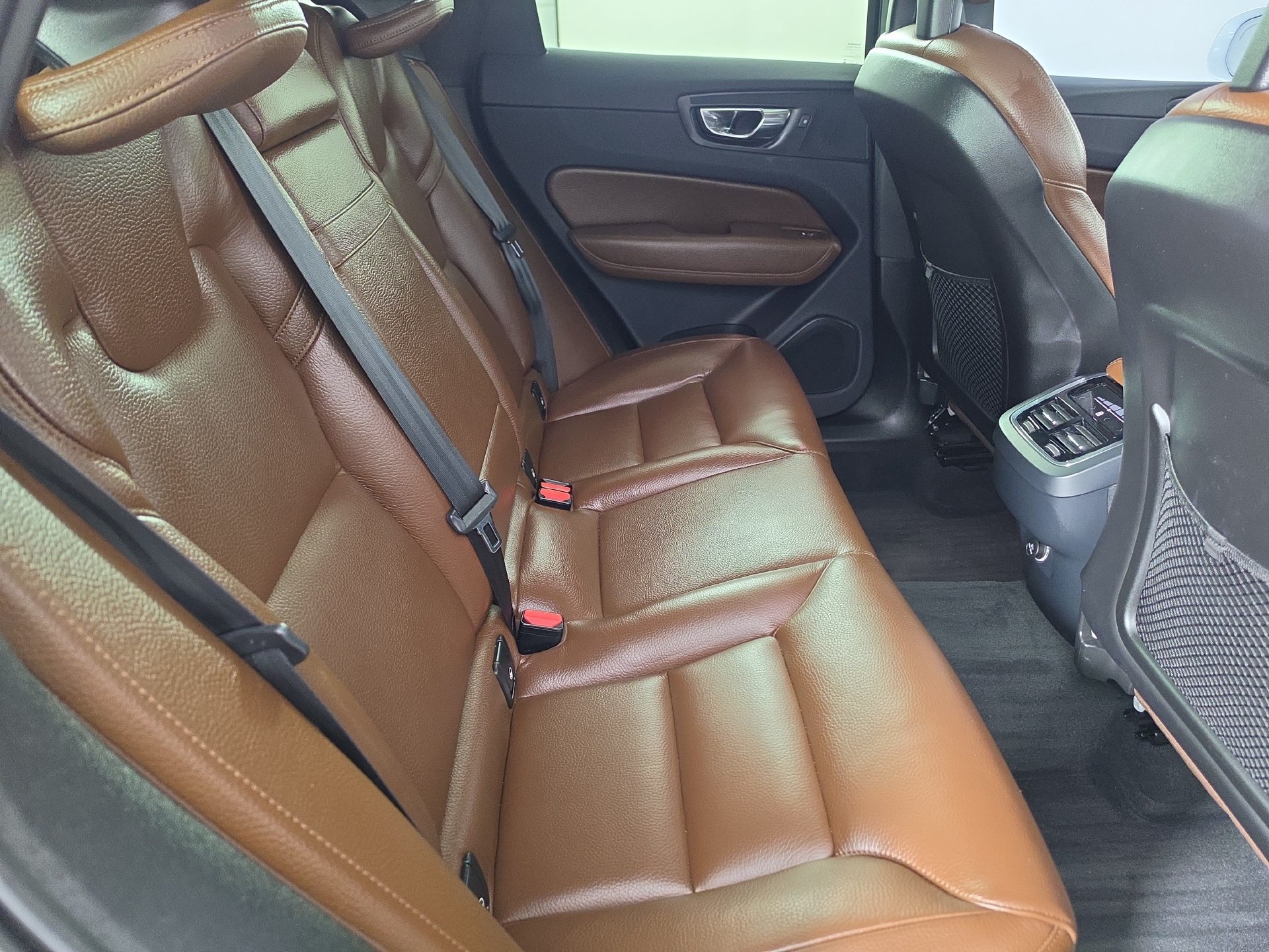 Used 2018 Volvo XC60 T6 Inscription w/ Convenience Package AWD/4WD image 30