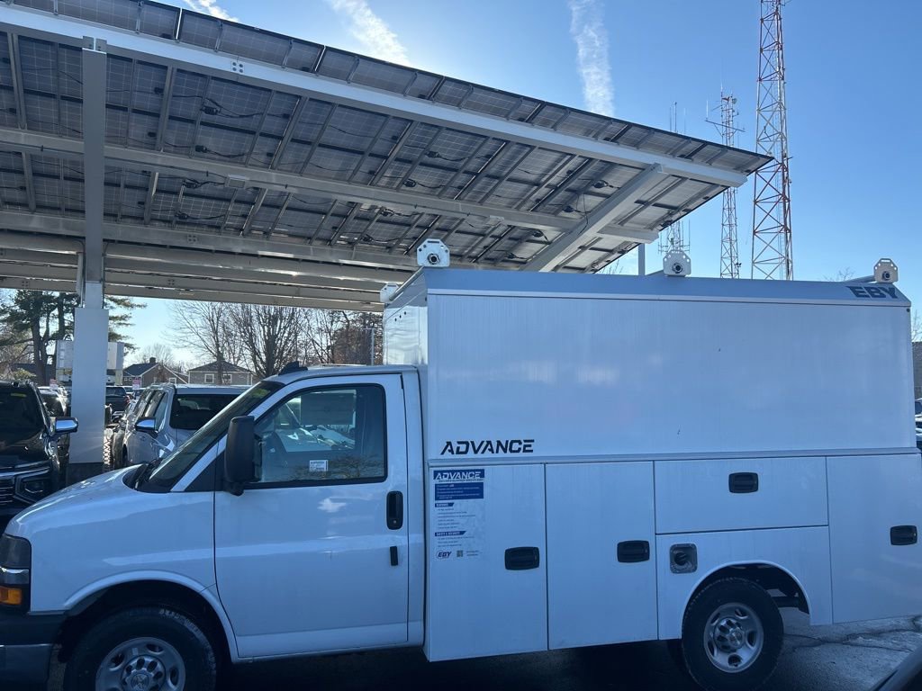 New 2025 Chevrolet Express 3500 w/ Power Convenience Package image 3