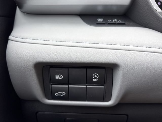 Used 2025 Toyota Highlander XLE AWD/4WD image 15