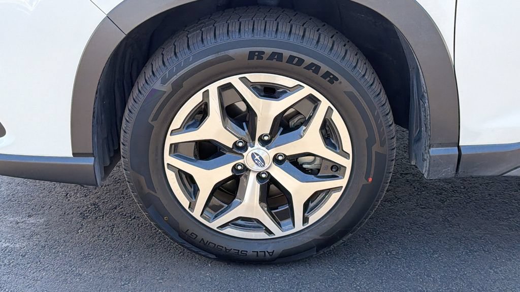Used 2023 Subaru Forester Premium AWD/4WD image 9